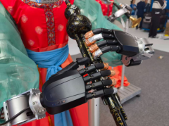 机械人不竭向更多元使用场景进阶